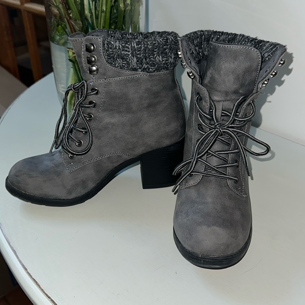 Size 7 winter heels!!